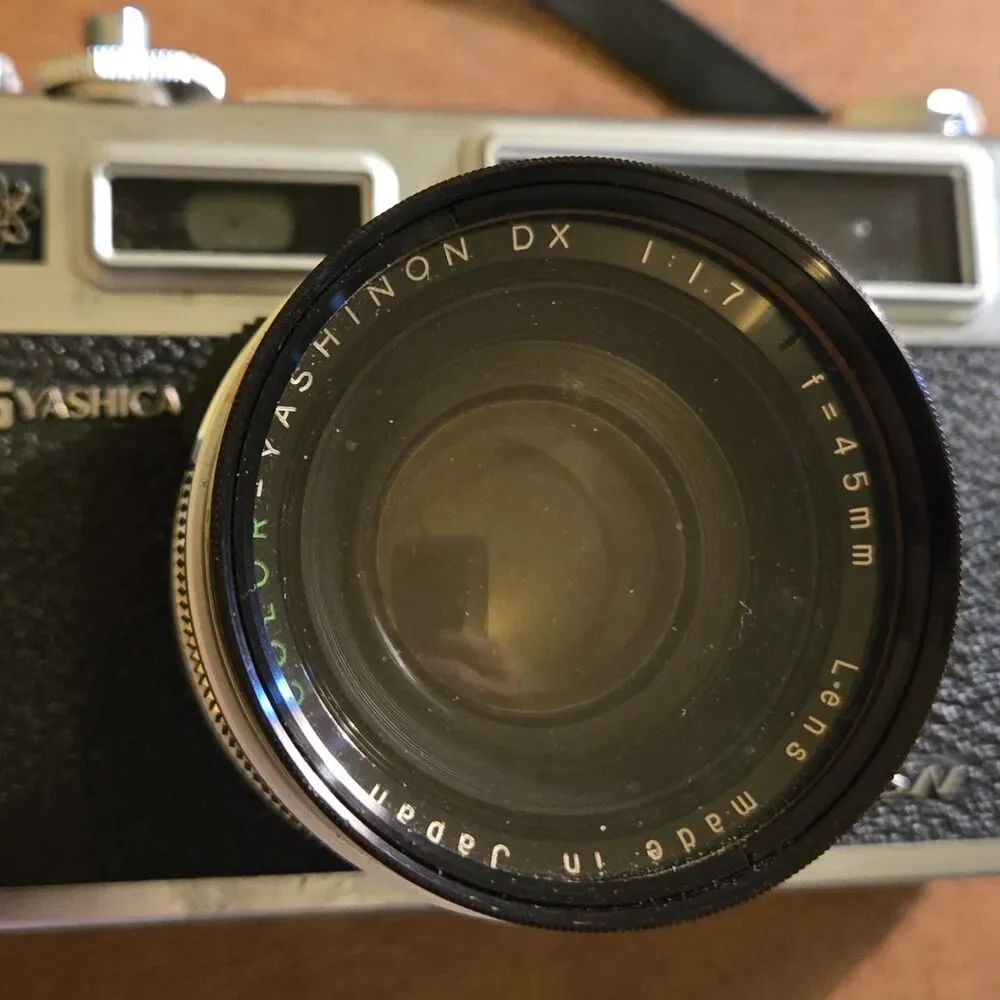 Vintage 60s Yashica Electro 35 GS Rangefinder Camera & Case